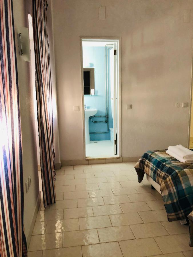 Central Atlantic Beach Guesthouse Коста да Капарика Екстериор снимка