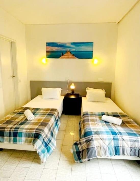 Central Atlantic Beach Guesthouse Коста да Капарика Екстериор снимка